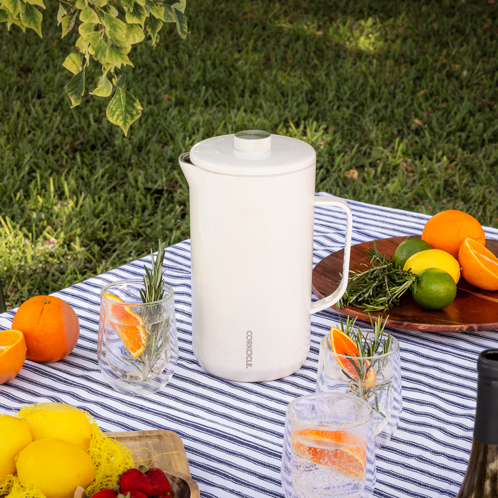 pitcher-t3 OatmilkPitcher_Lifestyle.png